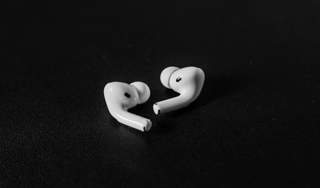 6 Best Apple Air Pods Pro Clear Cases For You