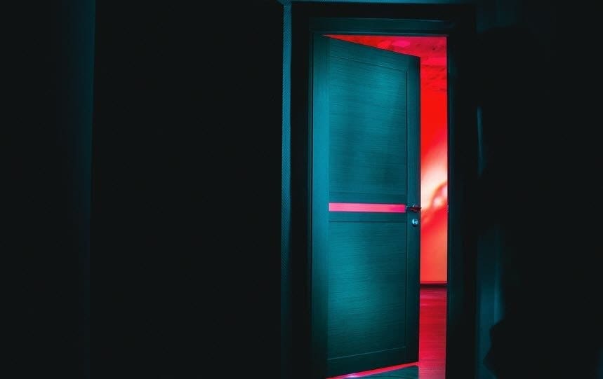 6 Best Motion Sensor Lights for Closets