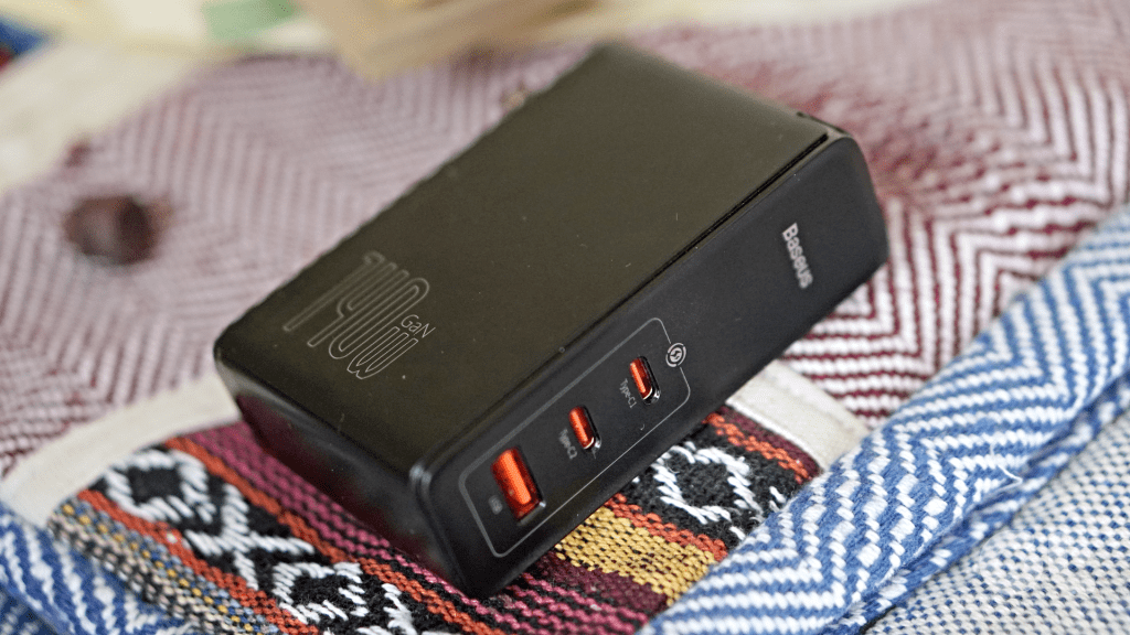 Baseus GaN5 Pro PowerMega 160W Car Charger Review1