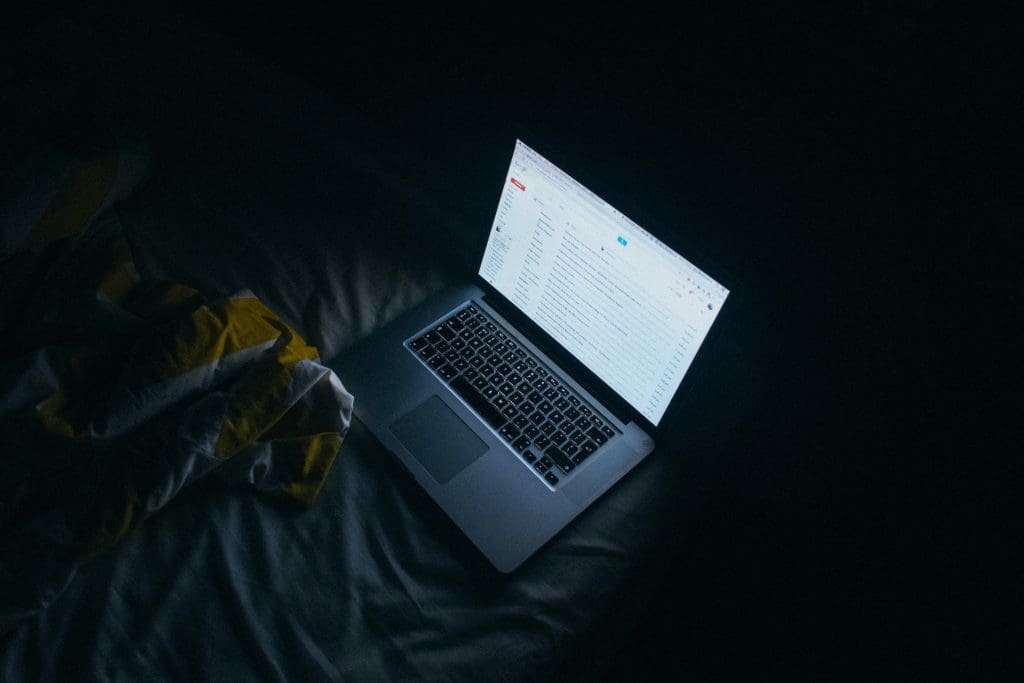 Dim the Screen Brightness of your Mac