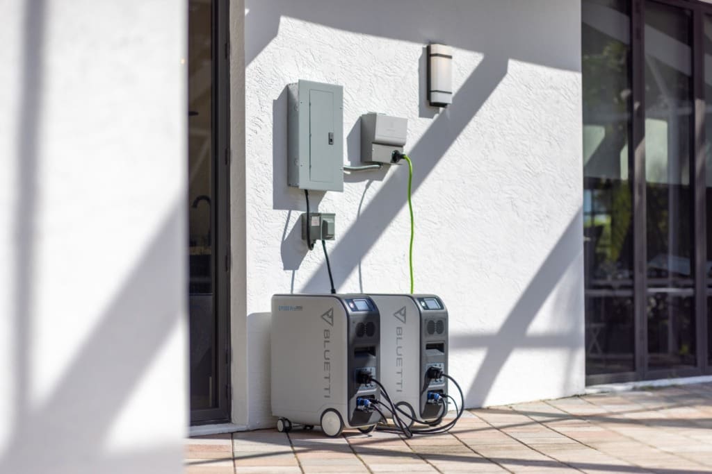 Solar Power Stations: BLUETTI EP500 Solar Power Station