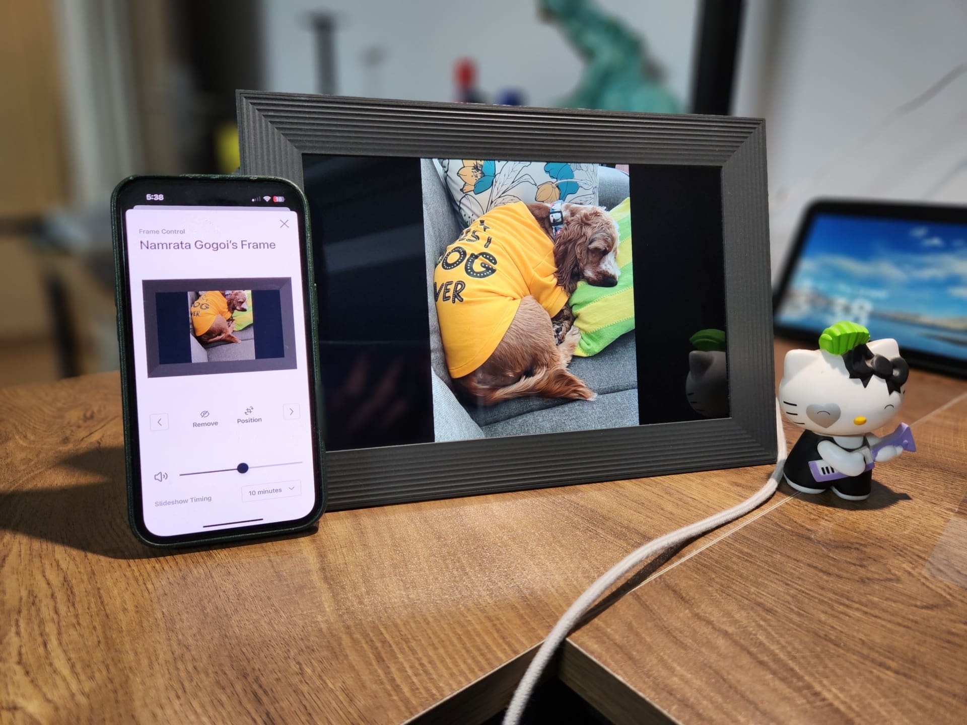 How to Set Up the Aura Carver Digital Photo Frame