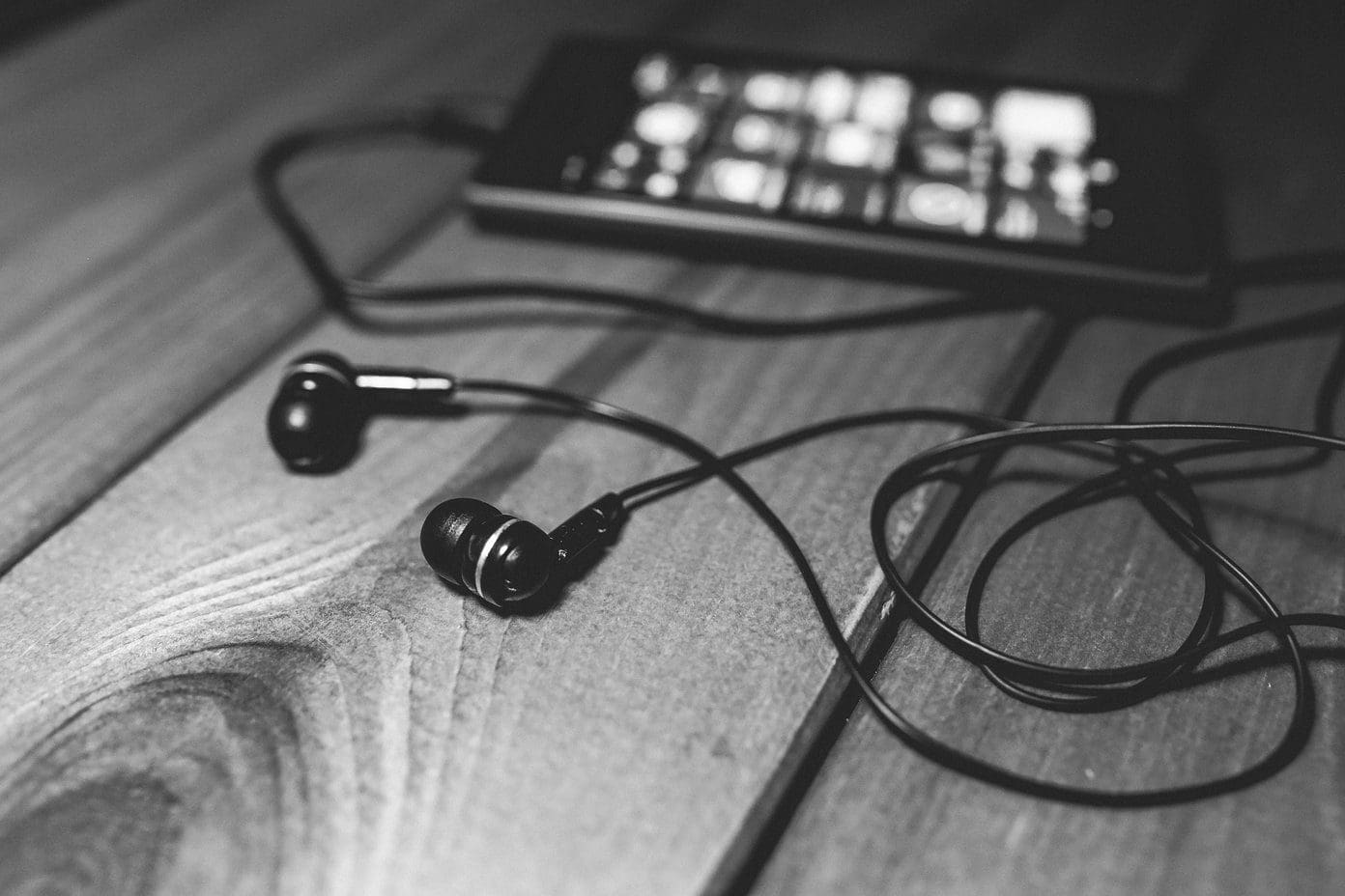Poweramp Vs  Black Player 23