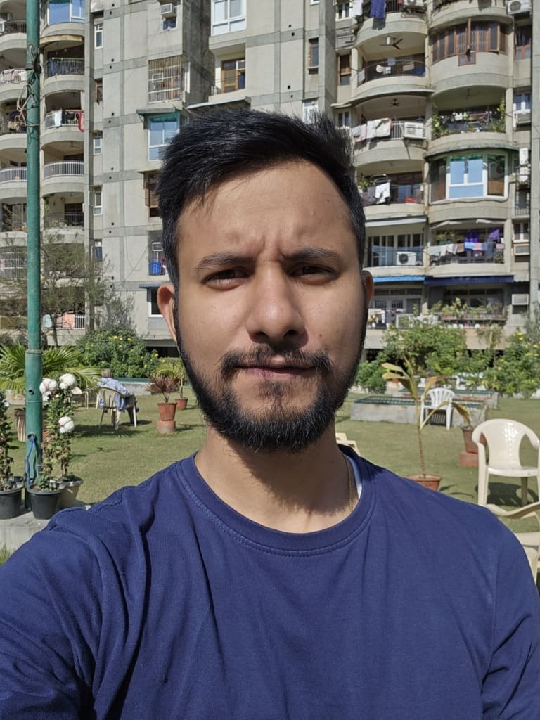 Samsung Galaxy S23 Plus selfie