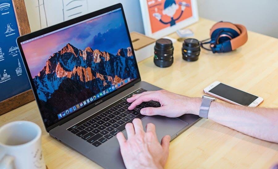 USB C vs Thunderbolt 3 Which One Should You Use to Mac Book to a Monitor 2