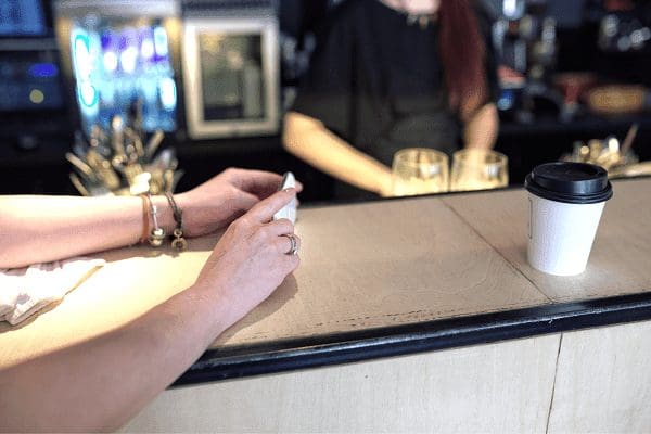 Hands Cup Smartphone Bar
