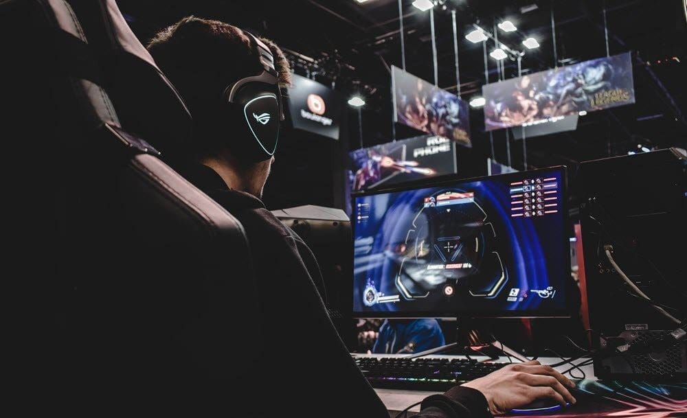 Top Best Free Sync Gaming Monitor Under 200