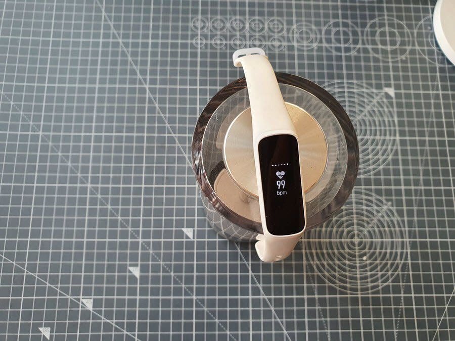 Xiaomi Mi Band 4 Vs Samsung Galaxy Fit E 3